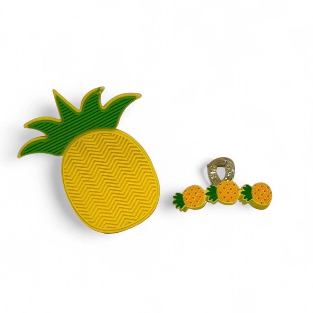 Pineapple Hair Clip & Makeup Brush Cleaner